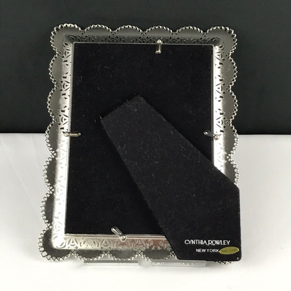 Cynthia Rowley - 4/$98 - Silver picture frame (4” X 6”) NWT Last One! - Picture 2 of 3